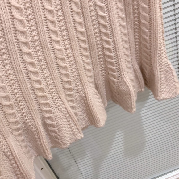 VICTORIA SECRET CHUNKY KNIT SWEATER DRESS WITH RUFFLE DETAIL. - Picture 4 of 5